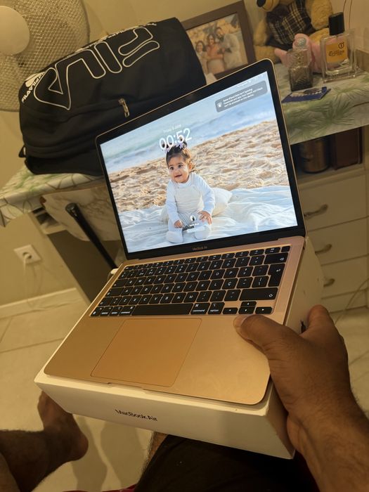 MacBook Air M1 13” Gold | 95% Battery | Like New | Box Included