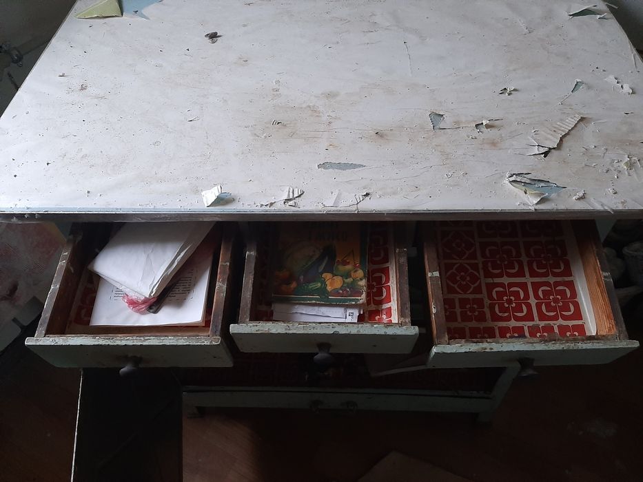 Стіл  для будь-якого використання