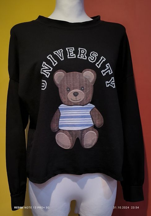 Fajna czarna bluza z misiem