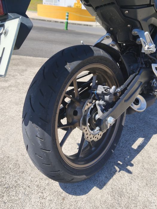 CB125R 2022 em excelente estado preço negociável
