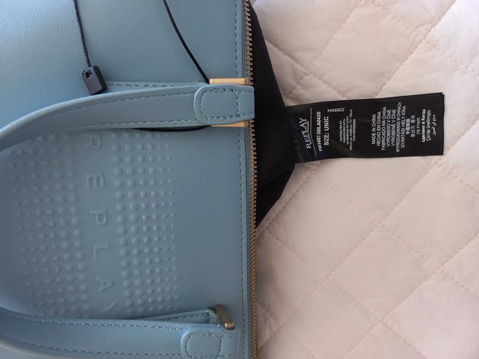 Mala nova e original marca Replay