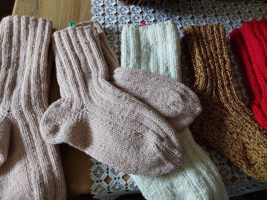 Skarpety ręcznie robione na drutach