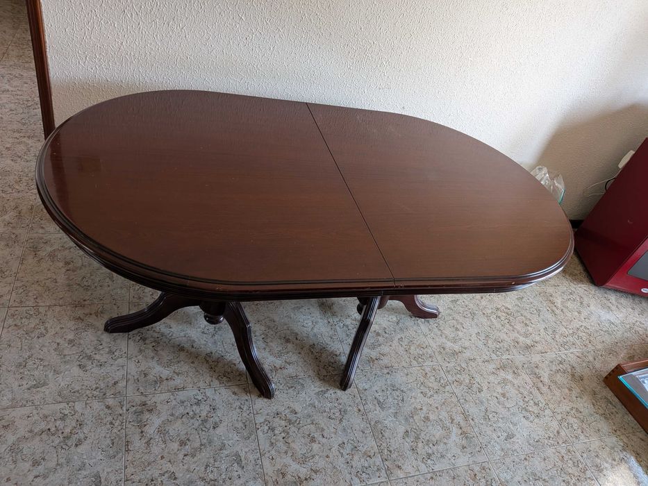 Sala de jantar - móvel aparador + mesa de jantar + 6 cadeiras