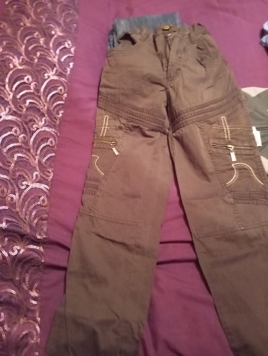 Продам джинси брюки штани на мальчика 10-12 лет новое