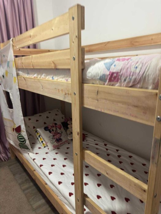 Beliche IKEA sem colchões em boa estado.