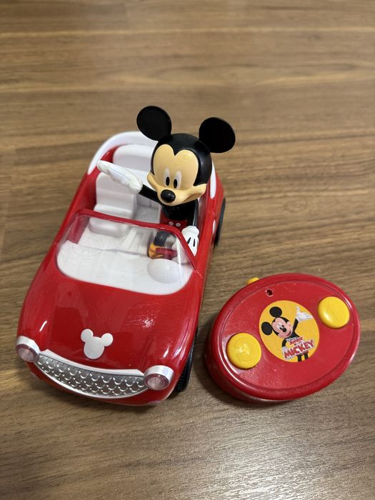 Carro Mickey de controle remoto