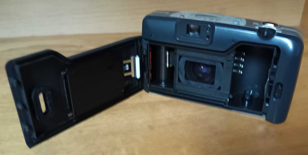 Vivitar PZ3105 35mm Analog Compact Camera64741294213633122