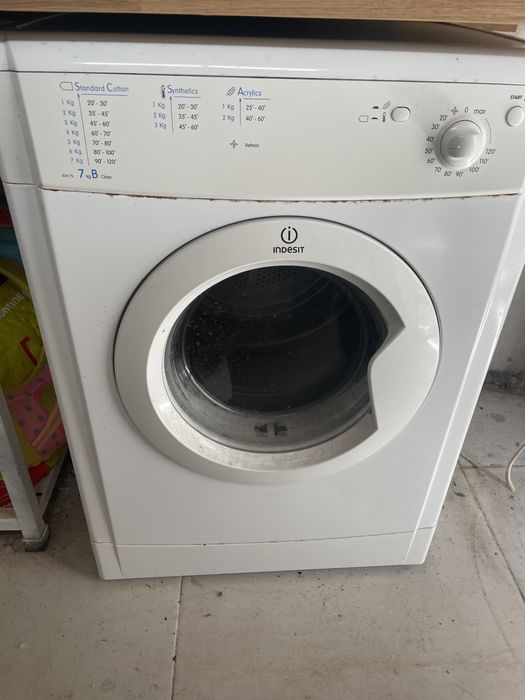 Maquina de secar roupa Indesit