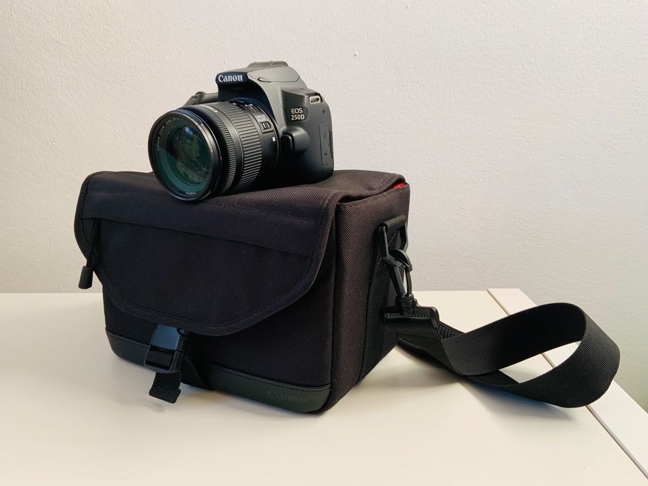 Kit Máquina Fotográfica / Canon EOS 250D