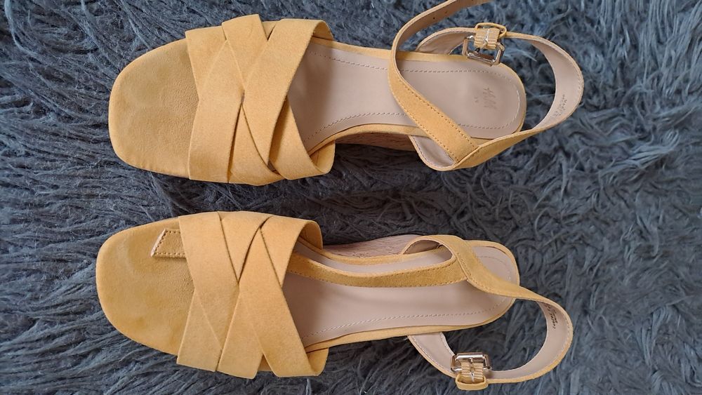 Sandałki sandały espadryle koturny korek żółte H&M 39