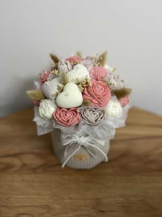 Walentynki dzień kobiet flowerboks swiece sojowe zapachowe prezent