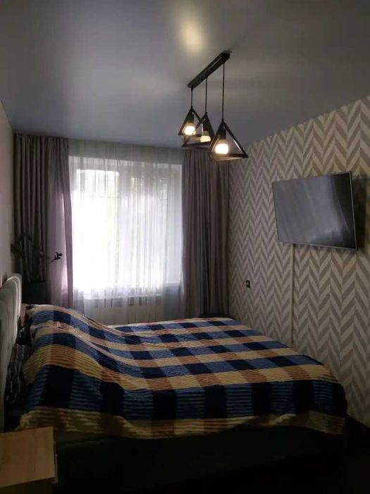 Продам 3к Кр.Камень ул Коробова кап ремонт мебель техника 2й этаж 53м²