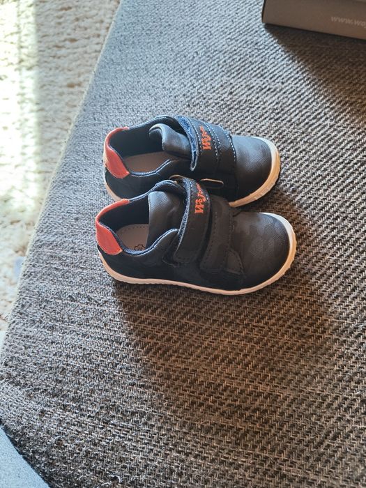 Sprzedam buty wojtylko rozmiar 22.