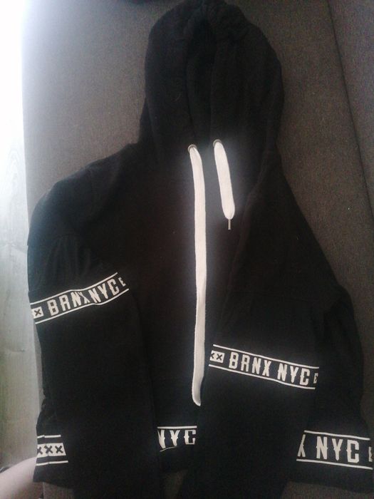 [Sweter krótki z kapturem czarny