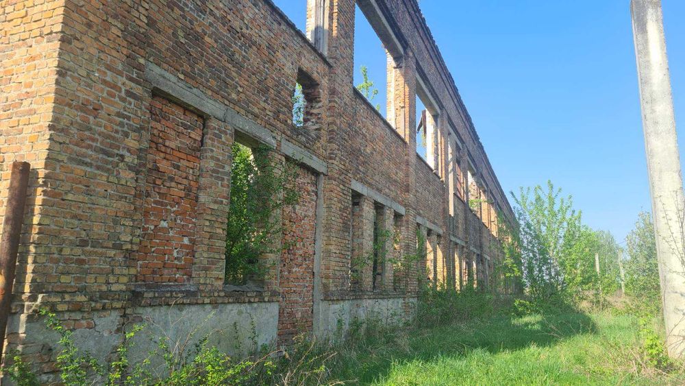 Продаж комерційного приміщення(без перекриття)під склад/виробництво