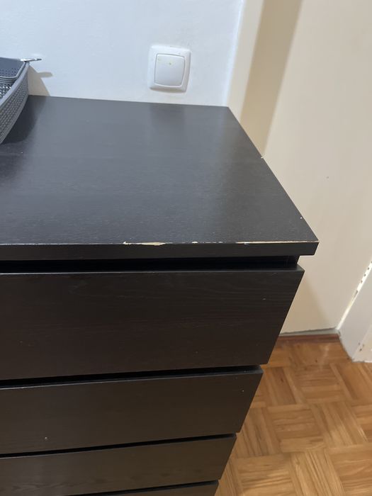 Vendo comoda preta com 4 gavetas