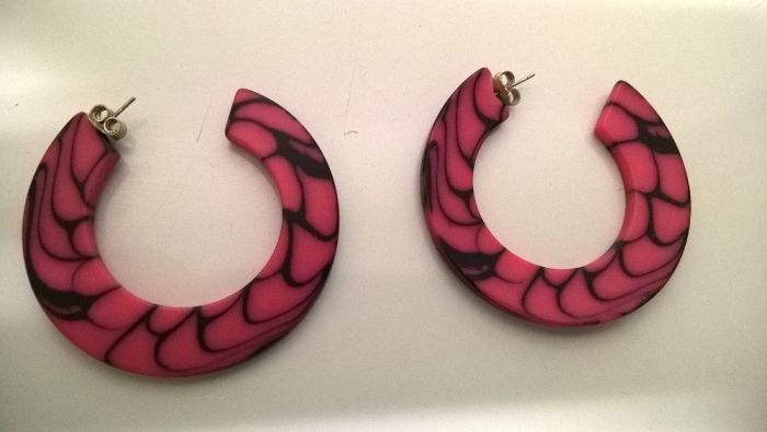 Argolas preto e rosa