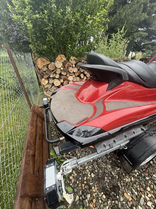Skuter wodny Yamaha Waverunner Cruiser SHO 210HP z przyczepa Zamiana