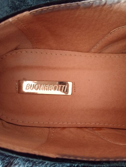 Sapatos pretos Buonarotti