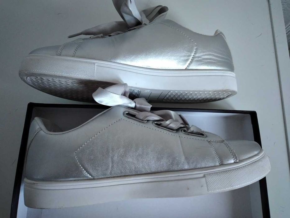 Женские кроссы р.39