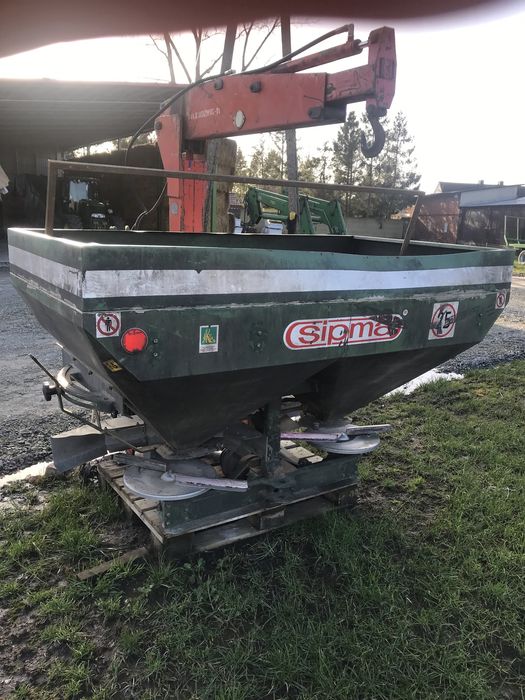 Żuraw dźwig, Rozsiewacz nawozow, uklad hydrauliczny, stan Dobry