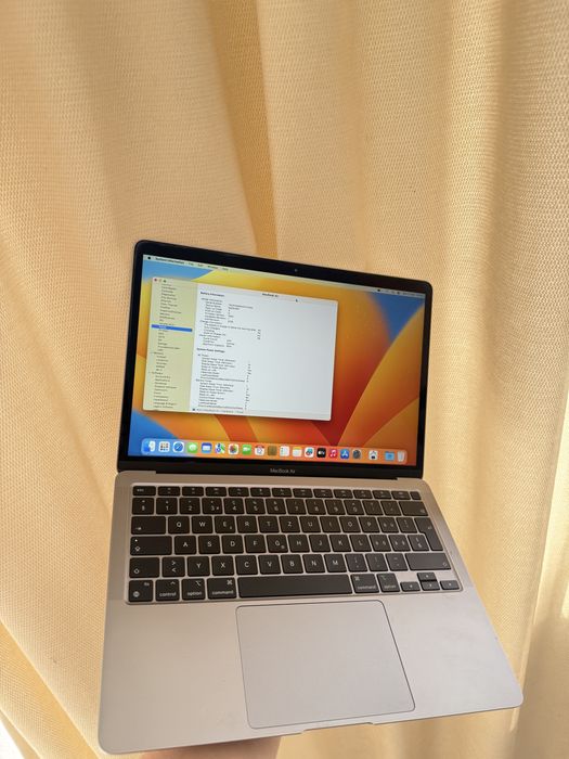 Macbook Air M1 8GB ram/256SSD