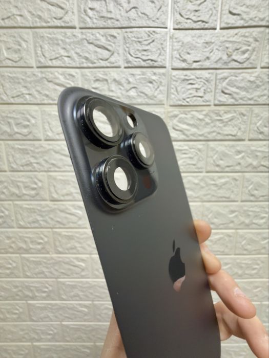 Задня крышка Iphone 16 Pro Max Original снята с донора