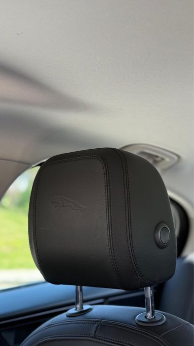 Jaguar XE 2.0 D R-Dynamic S