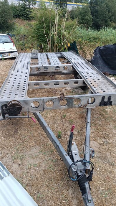 Atrelado porta carros