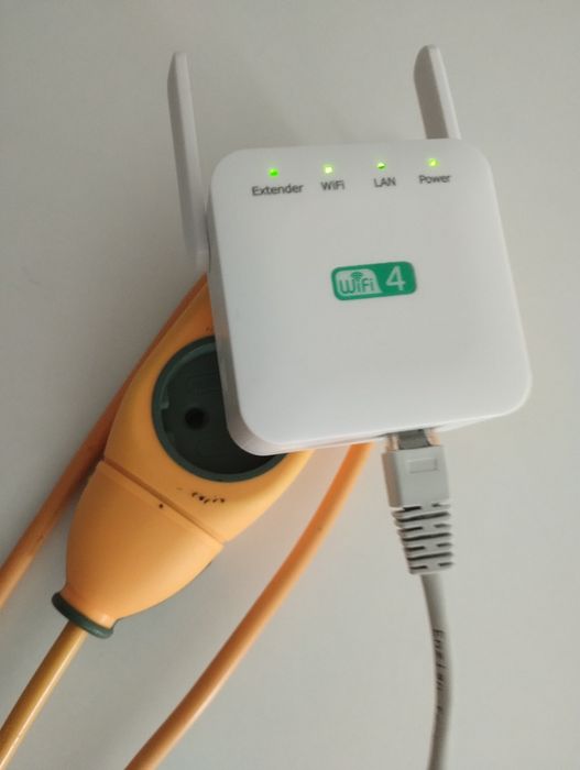 Продам wi-fi репитер Fenvi AC 300