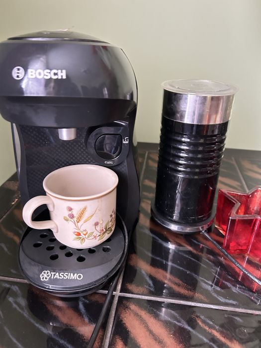 Кавомашинка і спінювач молока