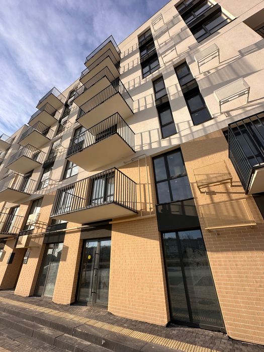 Оренда комерції 60м,ЖК Садова Алея,Пустомити,фасадне,1 поверх,4 вікна