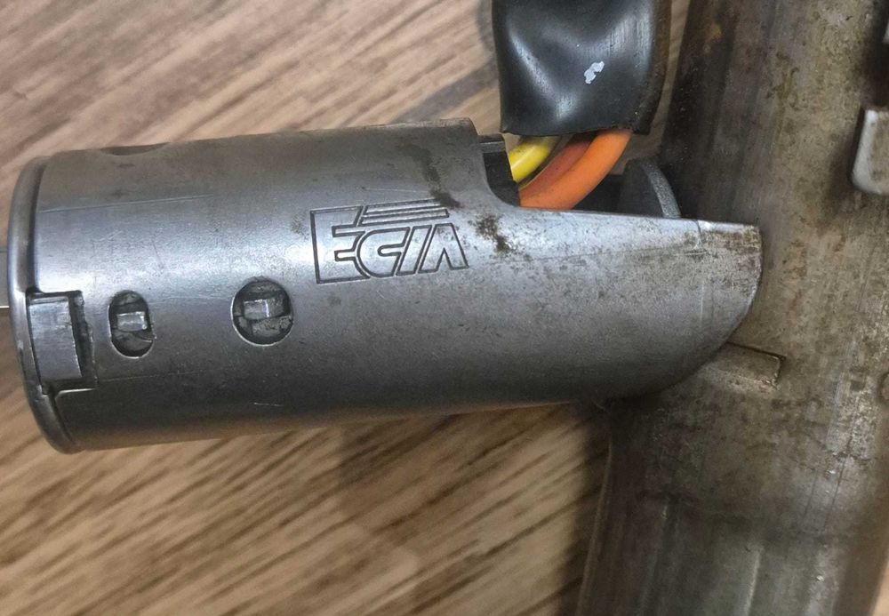 Drążek Kolumny Kierowniczej Stacyjka Kluczyk RENAULT MASTER II(98-03r.