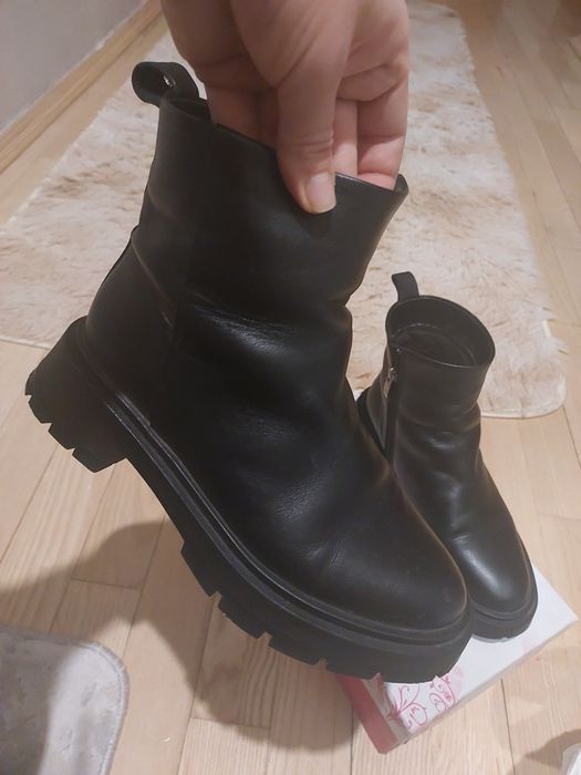 Взуття шкіряне жіноче