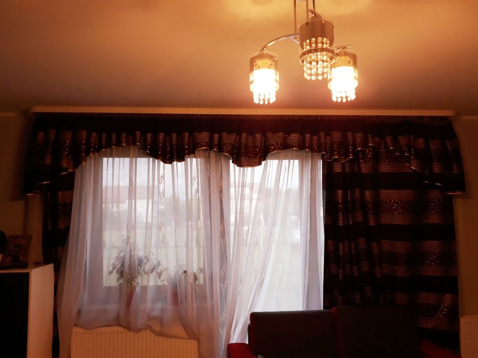 Sprzedam gotową gruba zasłonę i lambrekin