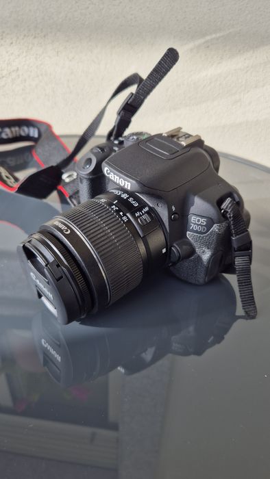 Canon EOS 700D + zoom lens ef + bolsa