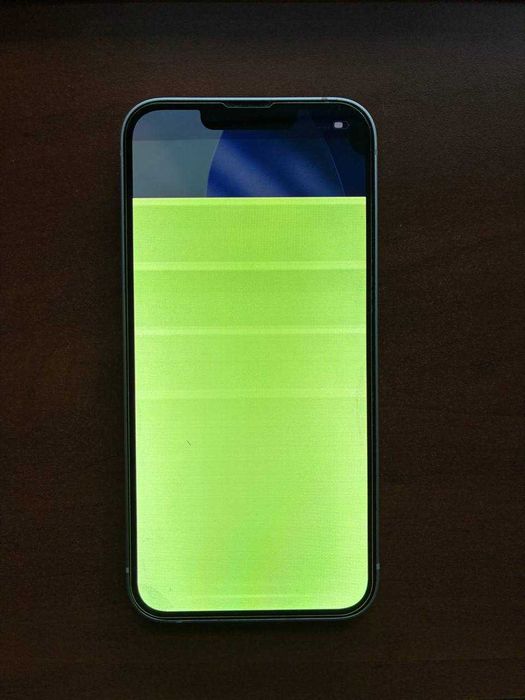 Apple iPhone 13 128 GB – uszkodzona matryca, Face ID niesprawdzone