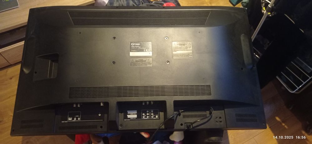 Tanio sprzedam sprawny bez pilota i stopki tylko do powieszenia na ści