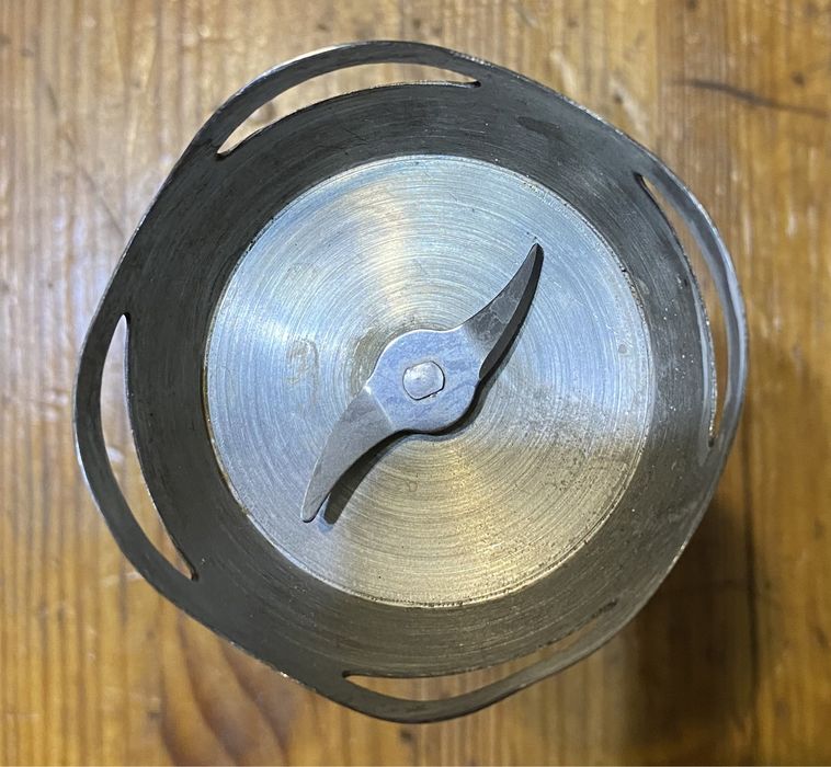 Блендер Grunhelm 60 грн