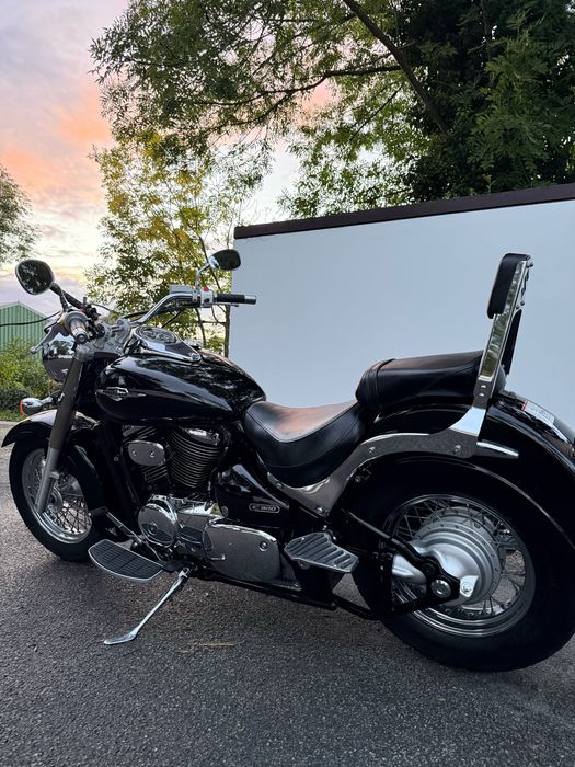 Suzuki Intruder C 800