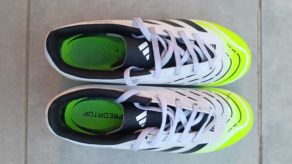 Chuteiras Adidas PREDATOR, em bom estado