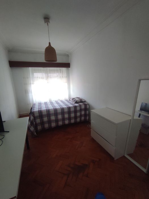 Mobília como nova em Almada Centro