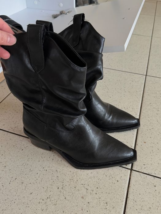 Чоботи. Ковбойки. Сапоги