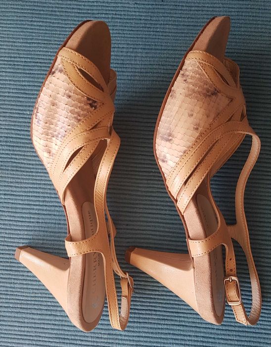 CHERRY Boutique, wloskie buty, skora, r. 37 (24 cm), JAK NOWE