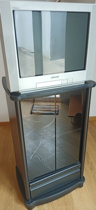 Televisão Sony com Armário