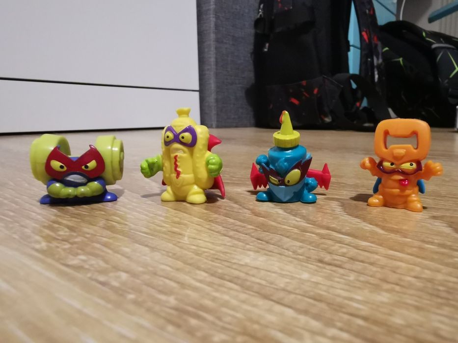 Zestaw figurek super zings 20 szt.
