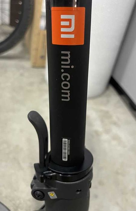 Trotinete Elétrica XIAOMI MI 1S (250W - Autonomia: 30 Km - Preto)