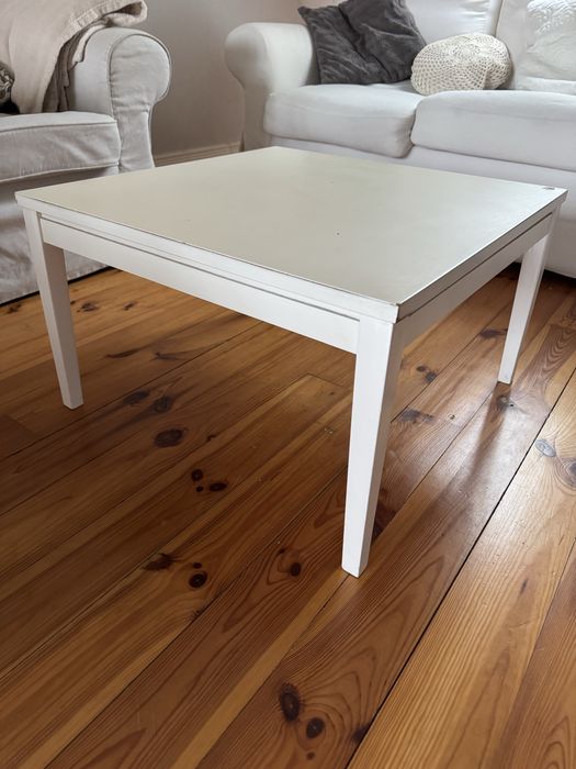 Oddam drewniany stolik Ikea