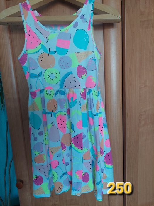 Сукні на дівчинку