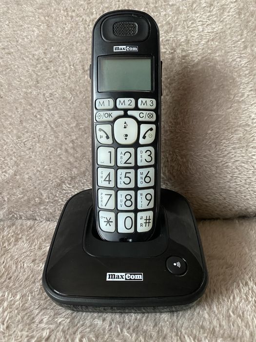 Telefon stacjonarny dla seniora MC6800 z podświetlaną klawiturą